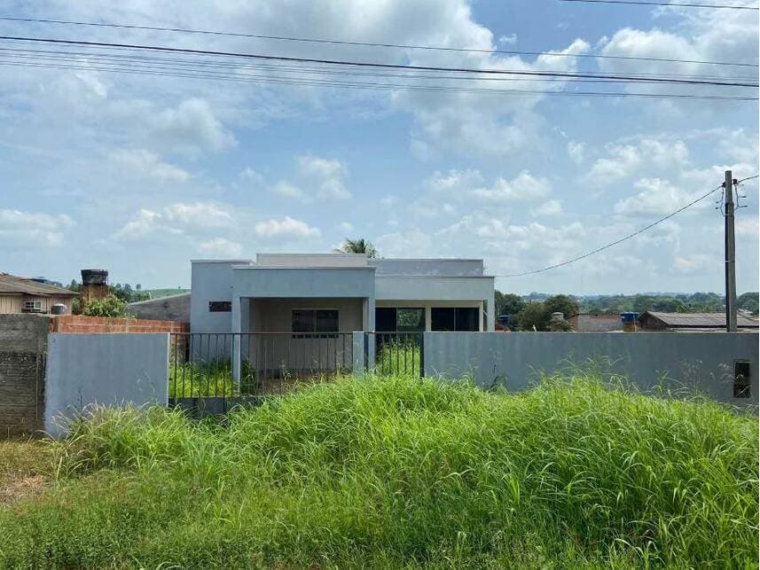 Casa em leilão em Alta Floresta Do Oeste - RO — Casa à venda em leilão