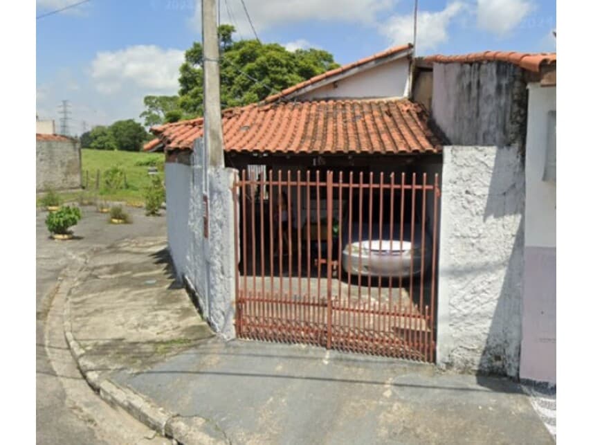 Casa em leilão em Pindamonhangaba - SP — Casa à venda em leilão