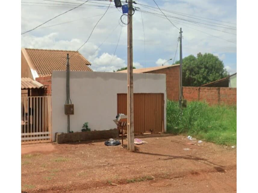 Casa em leilão em Várzea Grande - MT — Casa à venda em leilão