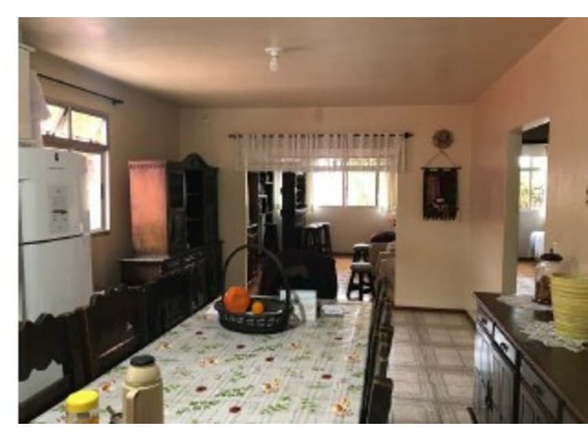 Foto 2 de 16: Casa em leilão em Curitiba - PR — Casa à venda em leilão