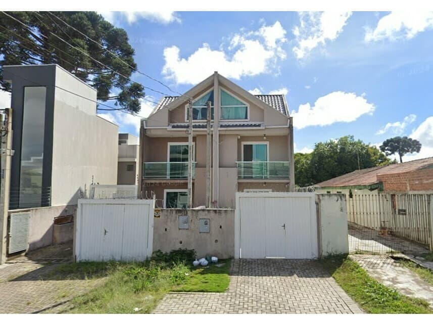 Casa em leilão em Curitiba - PR — Casa à venda em leilão