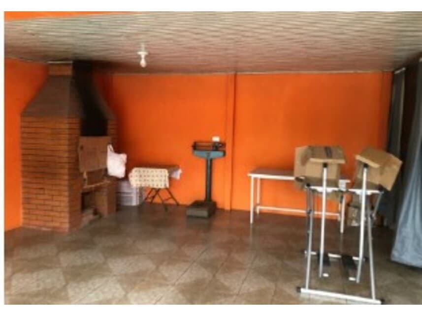 Foto 9 de 16: Casa em leilão em Curitiba - PR — Casa à venda em leilão