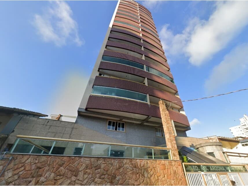 Casa em leilão em Praia Grande - SP — Casa à venda em leilão