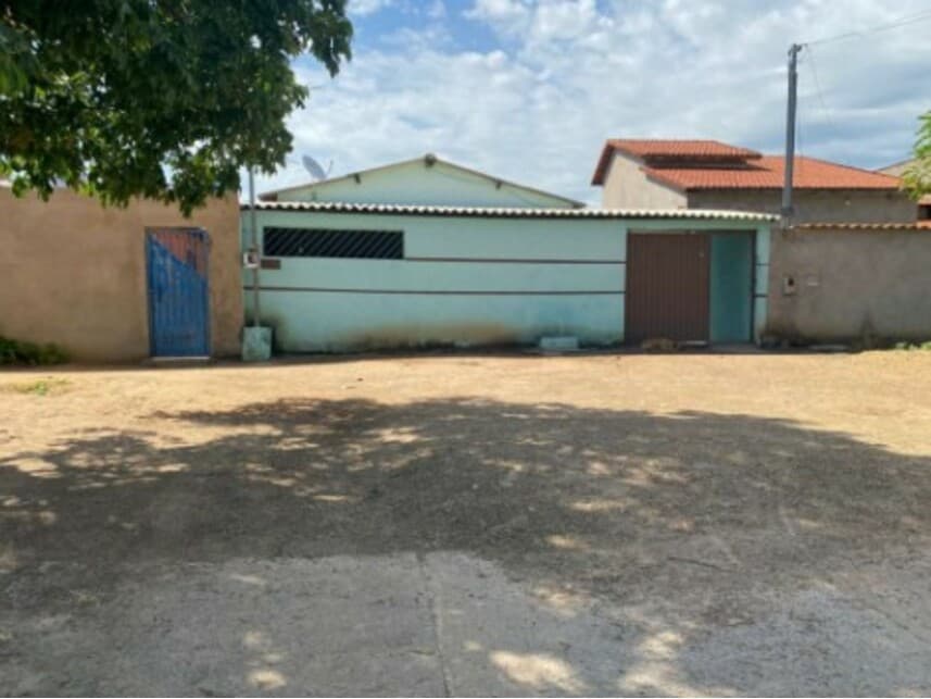 Foto 1 de 5: Casa em leilão em Alvorada Do Norte - GO — Casas à venda em leilão