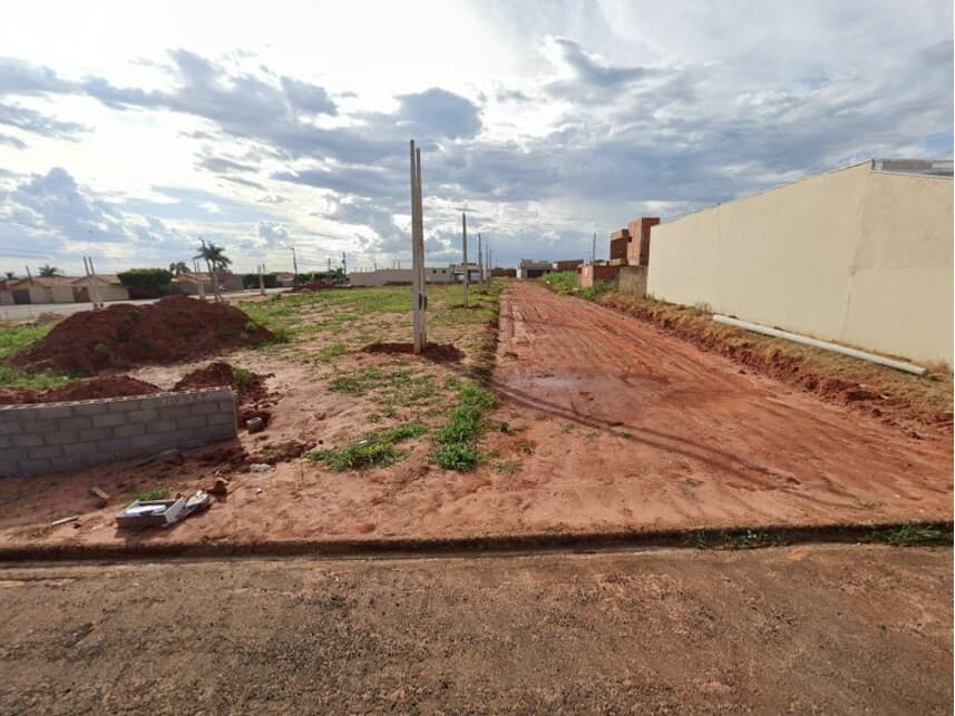 Terreno em leilão em Piacatu - SP — Terreno à venda em leilão
