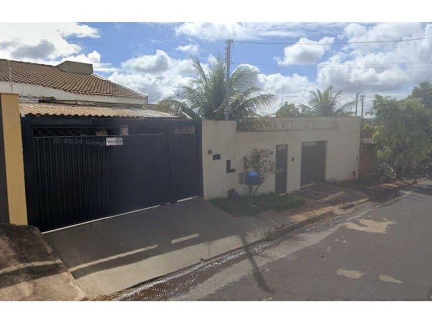 Foto 1 de 3: Casa em leilão em Rio Verde - GO — Casa à venda em leilão