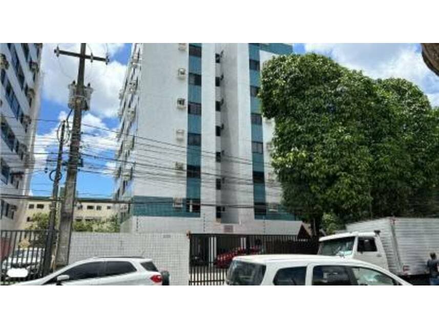 Apartamento em leilão em Recife - PE — Apartamento à venda em leilão
