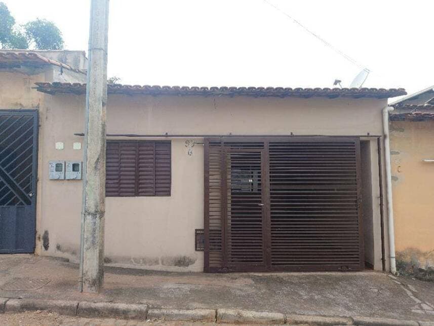Foto 2 de 5: Casa em leilão em Passa Tempo - MG — Casa à venda em leilão