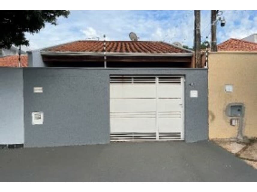Casa em leilão em Araraquara - SP — Casa à venda em leilão