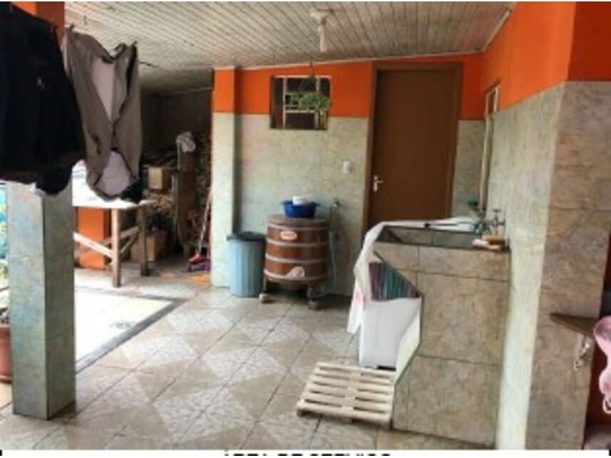 Foto 8 de 16: Casa em leilão em Curitiba - PR — Casa à venda em leilão