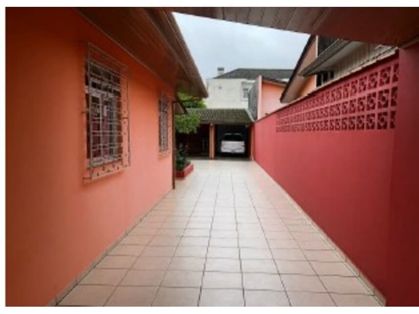 Foto 13 de 16: Casa em leilão em Curitiba - PR — Casa à venda em leilão