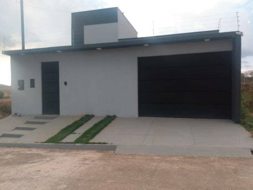 Casa em leilão em Caldas Novas - GO — Casa à venda em leilão