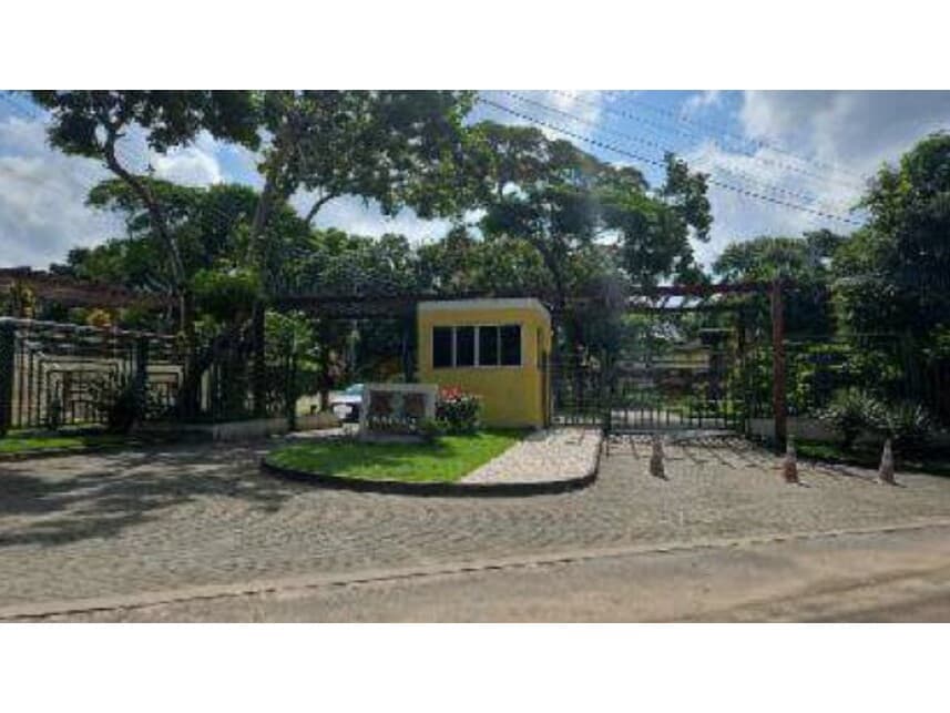 Casa em leilão em Mata De São João - BA — Casa à venda em leilão