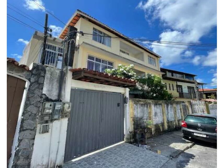 Casa em leilão em Salvador - BA — Casa à venda em leilão