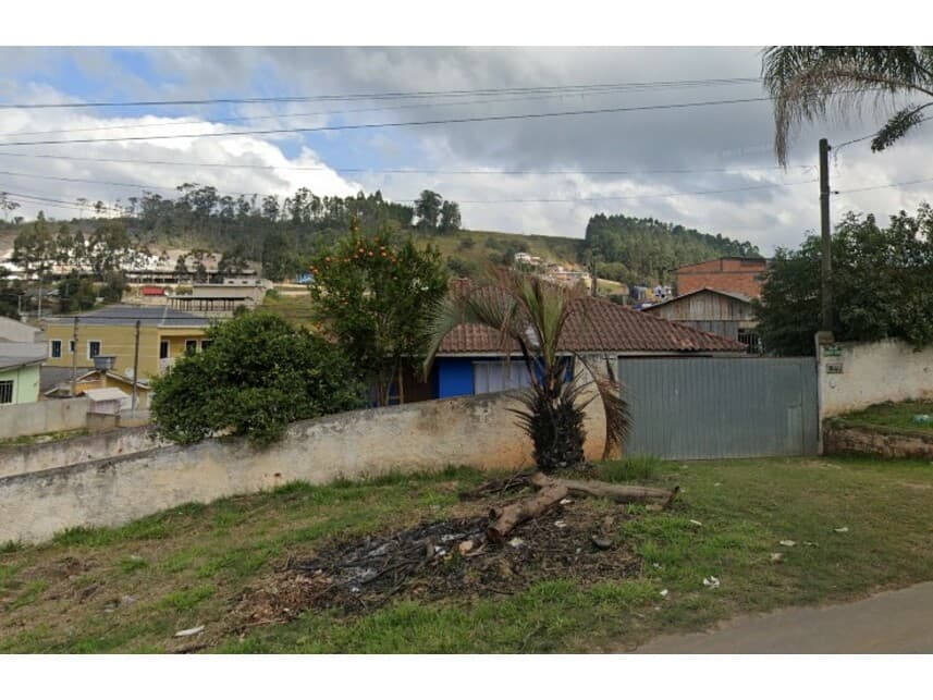 Casa em leilão em Colombo - PR — Casa à venda em leilão