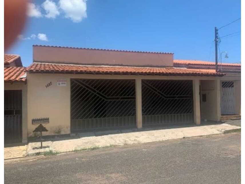 Foto 1 de 2: Casa em leilão em Uberlândia - MG — Casa à venda em leilão