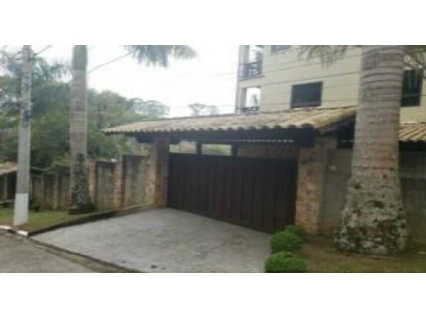 Casa em leilão em Cotia - SP — Casa à venda em leilão