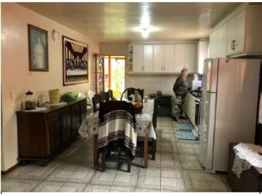 Foto 3 de 16: Casa em leilão em Curitiba - PR — Casa à venda em leilão
