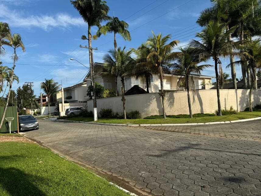 Foto 2 de 19: Casa em leilão em Guarujá - SP — Casa à venda em leilão