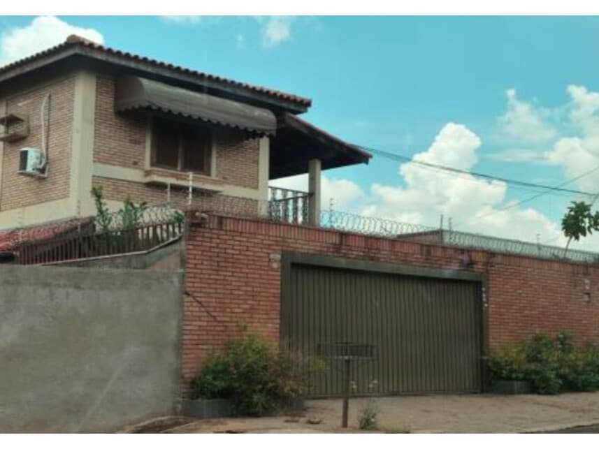 Casa em leilão em Campo Grande - MS — Casa à venda em leilão