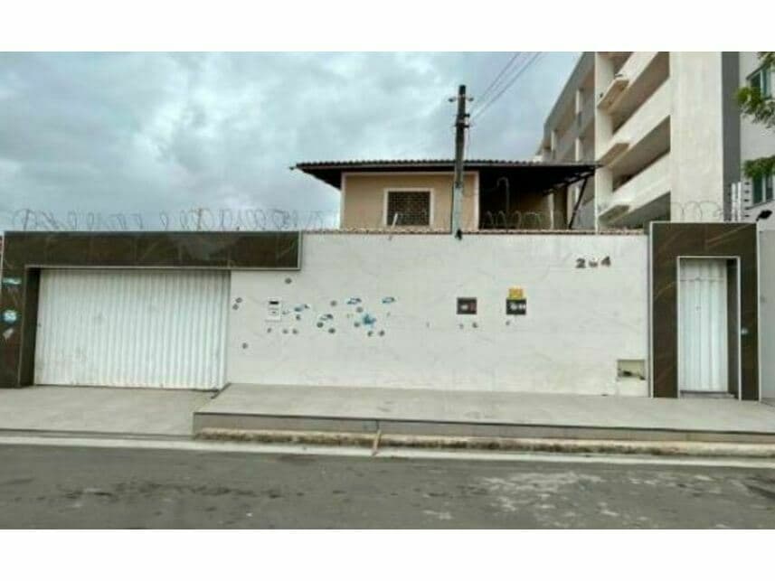 Casa em leilão em Caucaia - CE — Casa à venda em leilão