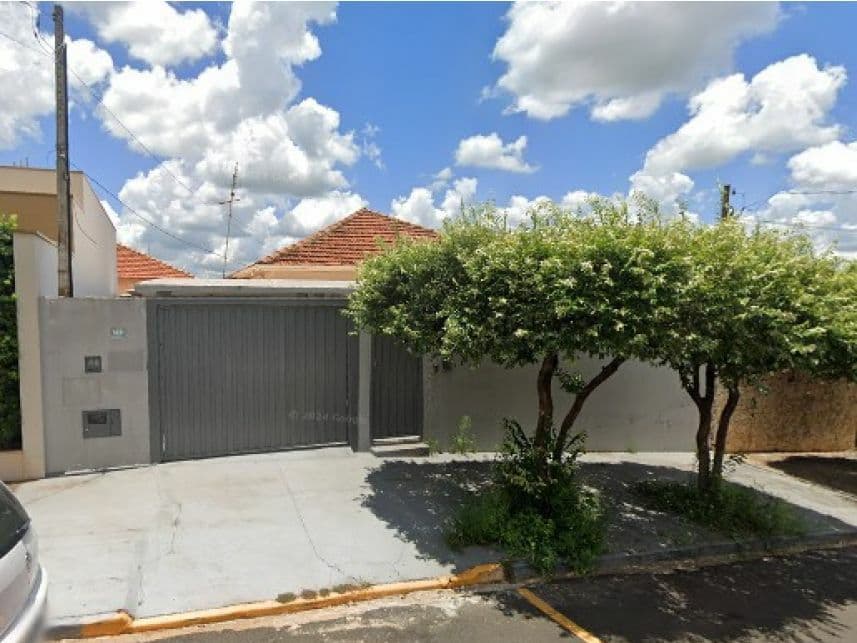 Casa em leilão em Fernandópolis - SP — Casa à venda em leilão