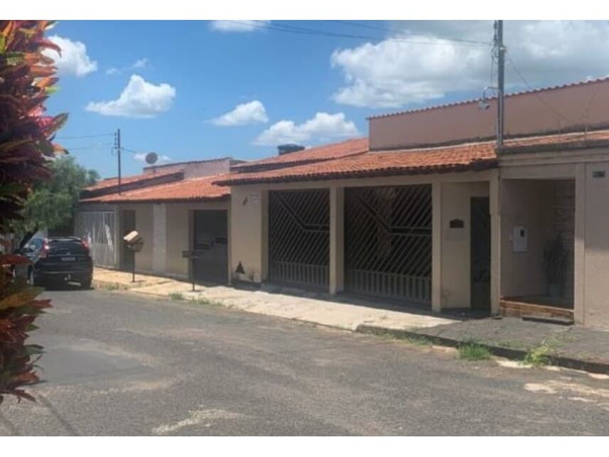 Foto 2 de 2: Casa em leilão em Uberlândia - MG — Casa à venda em leilão