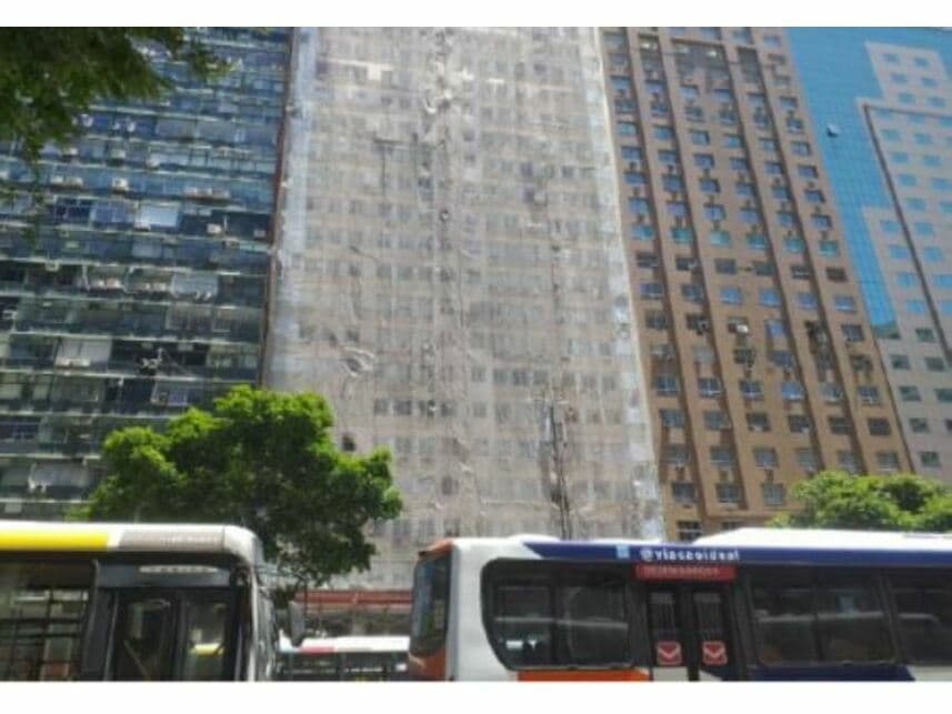 Comercial em leilão em Rio De Janeiro - RJ — Sala Comercial à venda em leilão