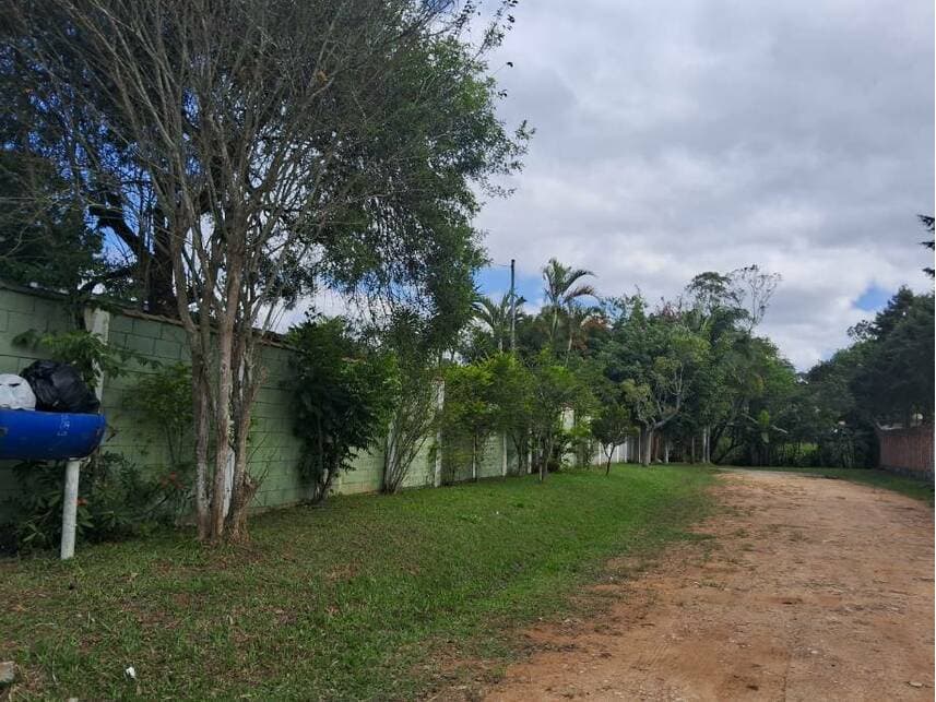 Foto 3 de 7: Casa em leilão em Embu-guaçu - SP — Casa à venda em leilão