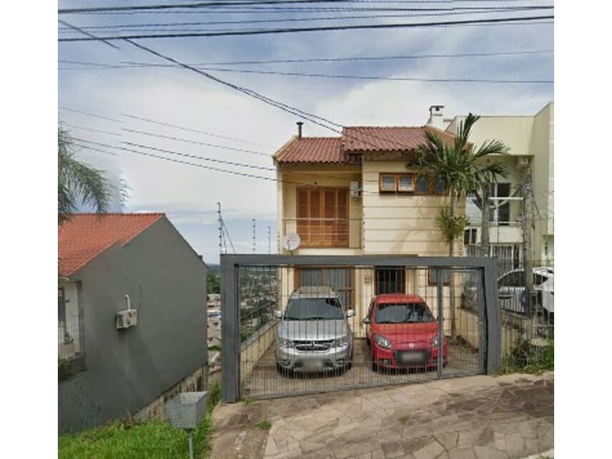 Casa em leilão em Porto Alegre - RS — Casa à venda em leilão