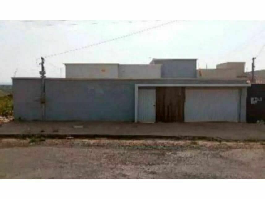 Casa em leilão em Caldas Novas - GO — Casa à venda em leilão