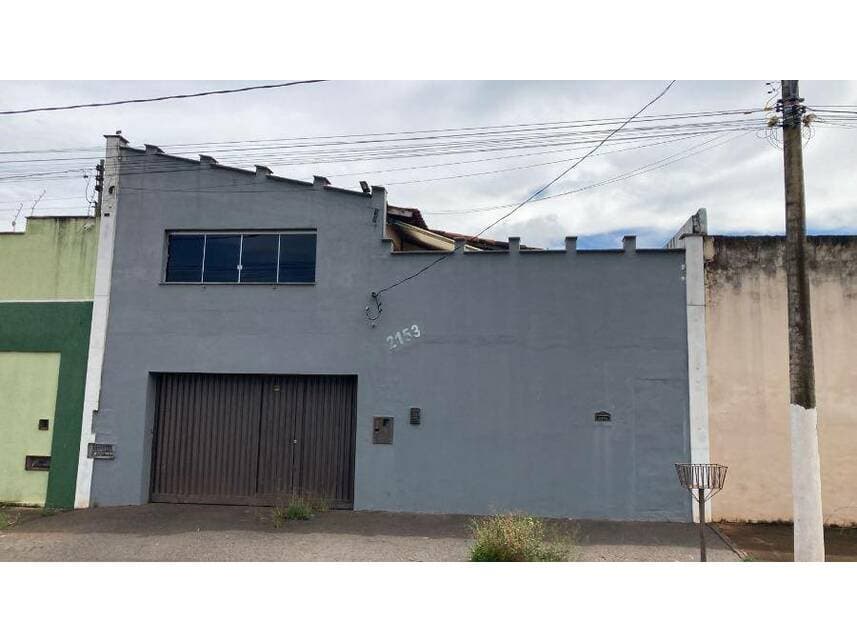 Casa em leilão em Ituiutaba - MG — Casa à venda em leilão