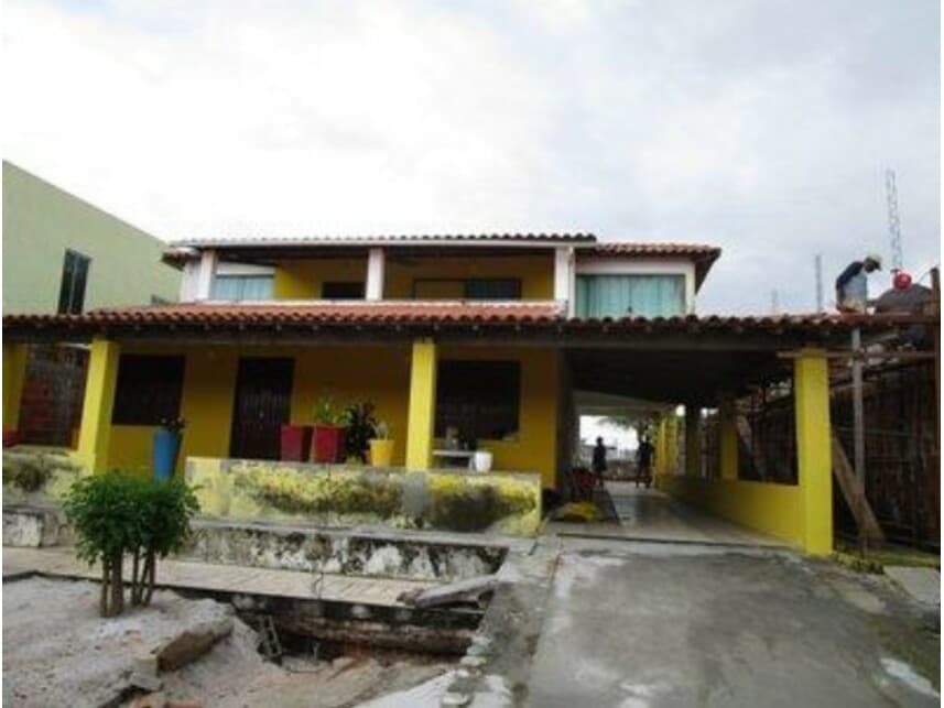 Foto 1 de 20: Casa em leilão em Camaçari - BA — Casa à venda em leilão