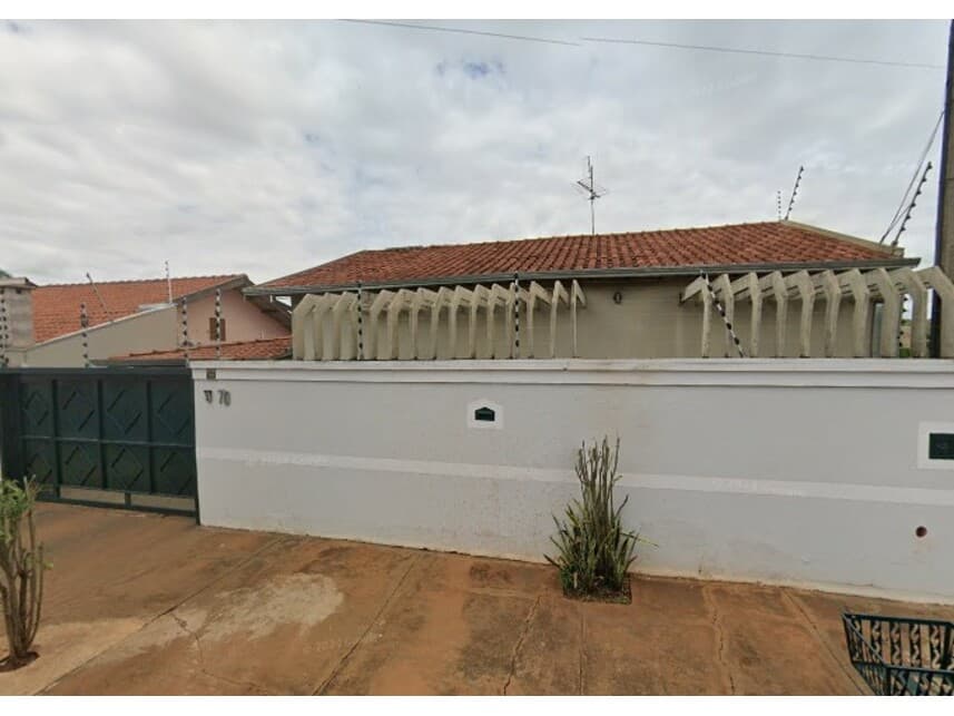 Casa em leilão em Barretos - SP — Casa à venda em leilão