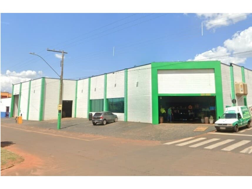 Foto 1 de 6: Comercial em leilão em Santa Vitória - MG — Prédio Comercial à venda em leilão