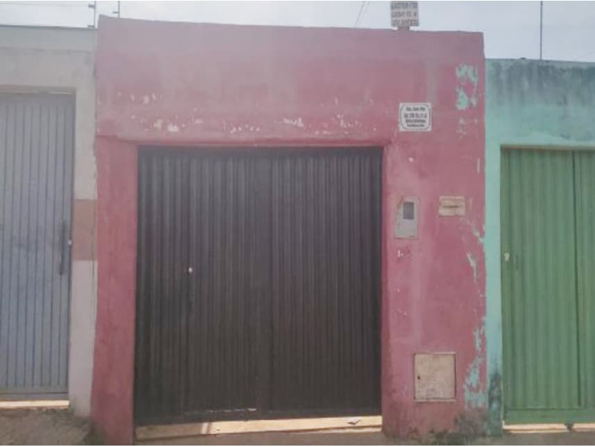 Casa em leilão em Planaltina - GO — Casa à venda em leilão