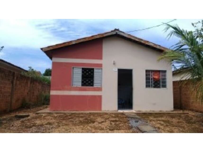 Casa em leilão em Lucas Do Rio Verde - MT — Casa à venda em leilão