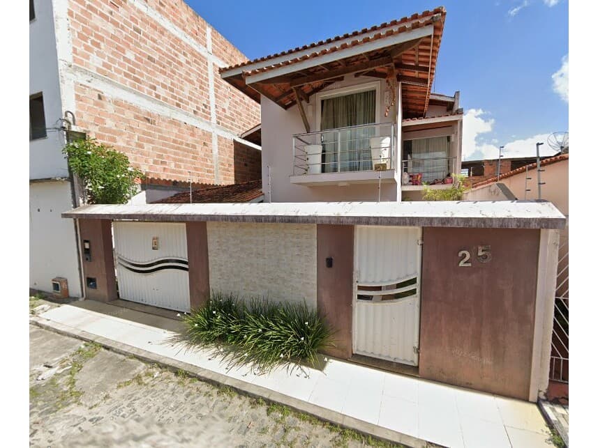 Casa em leilão em Santo Antônio De Jesus - BA — Casa à venda em leilão
