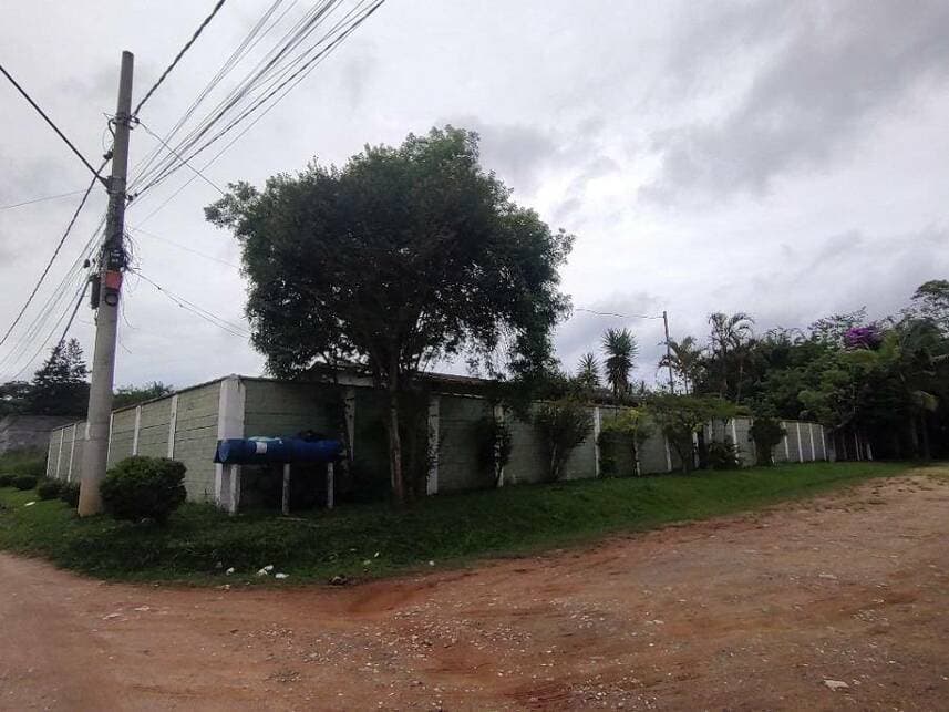 Foto 1 de 7: Casa em leilão em Embu-guaçu - SP — Casa à venda em leilão