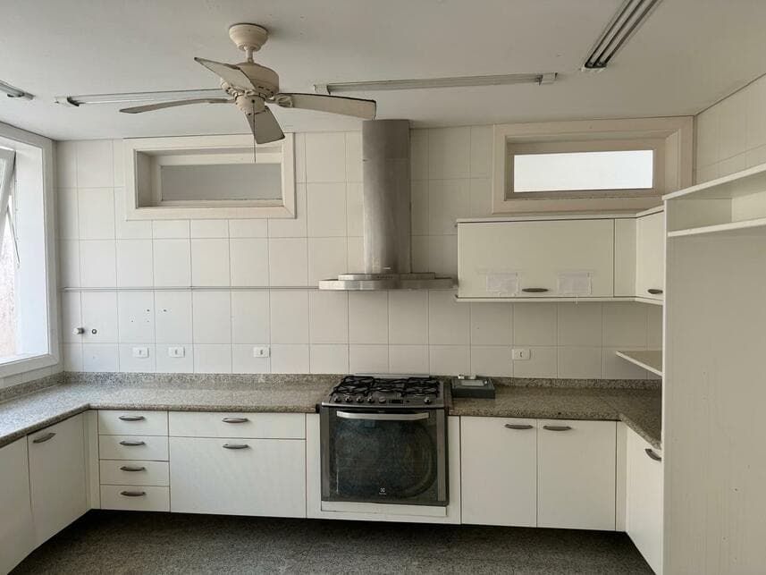 Foto 9 de 19: Casa em leilão em Guarujá - SP — Casa à venda em leilão