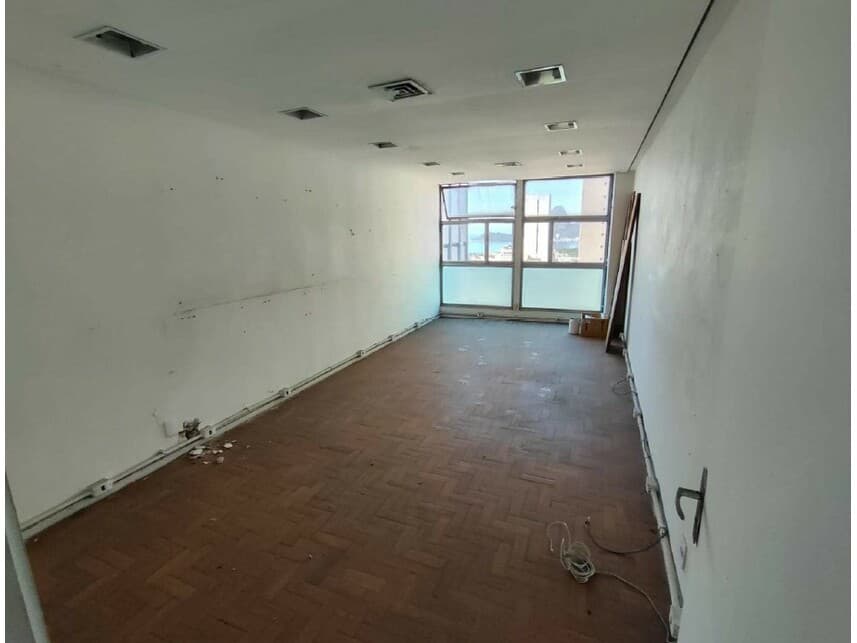 Foto 3 de 7: Comercial em leilão em Rio De Janeiro - RJ — Sala Comercial à venda em leilão
