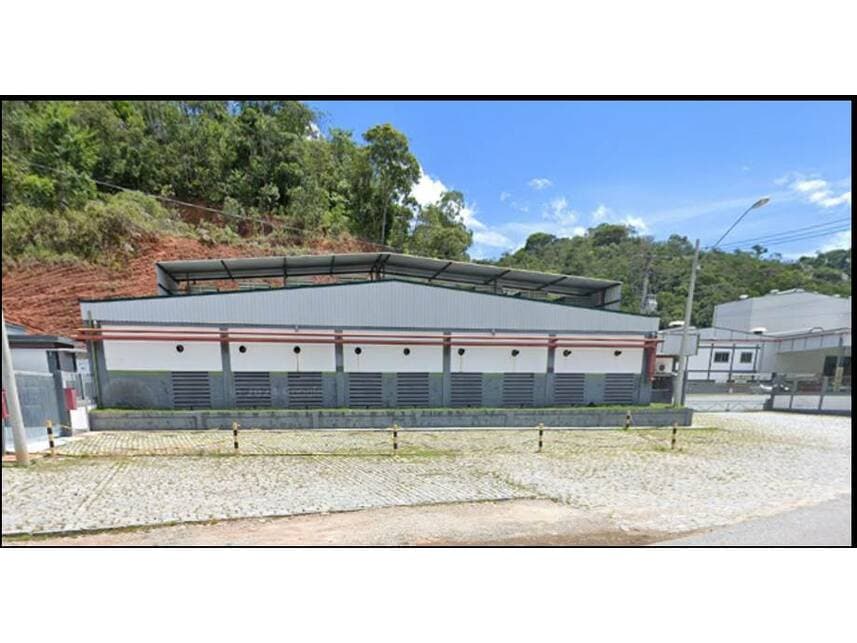 Comercial em leilão em Bom Jardim - RJ — Galpão à venda em leilão