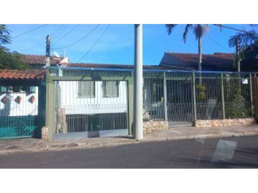 Foto 3 de 6: Casa em leilão em Porto Alegre - RS — Casa à venda em leilão