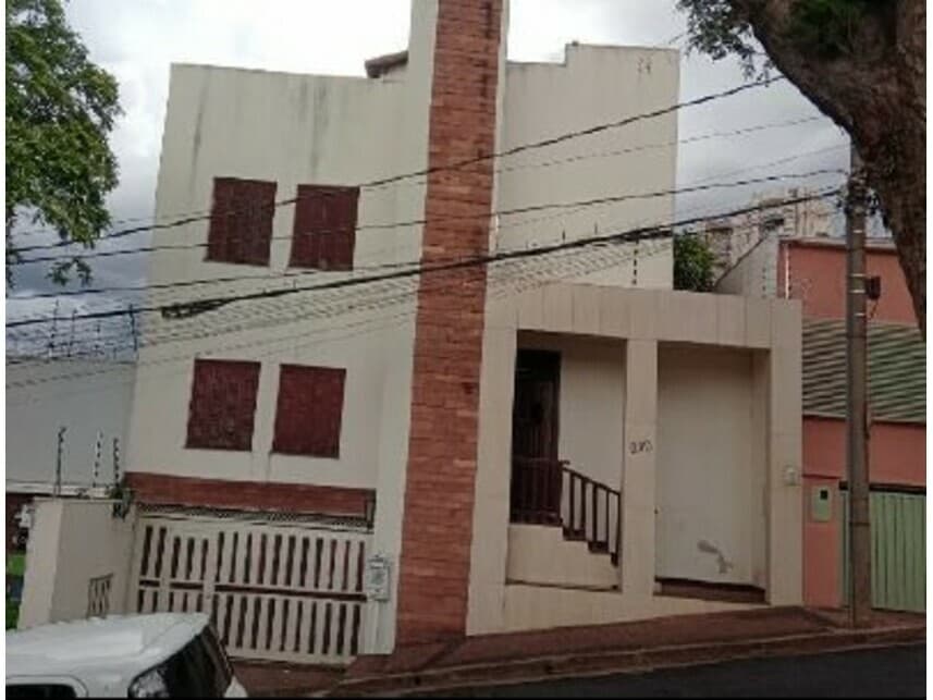 Casa em leilão em Uberaba - MG — Casa à venda em leilão