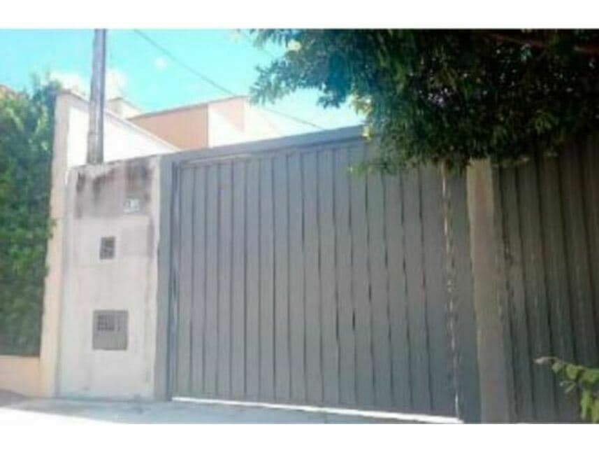 Casa em leilão em Fernandópolis - SP — Casa à venda em leilão