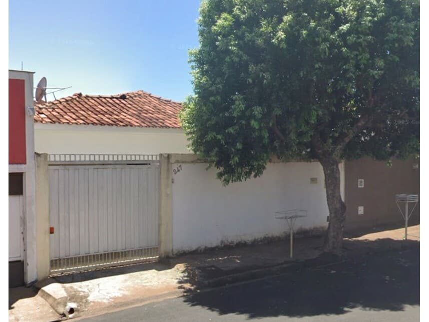Casa em leilão em Araçatuba - SP — Casa à venda em leilão