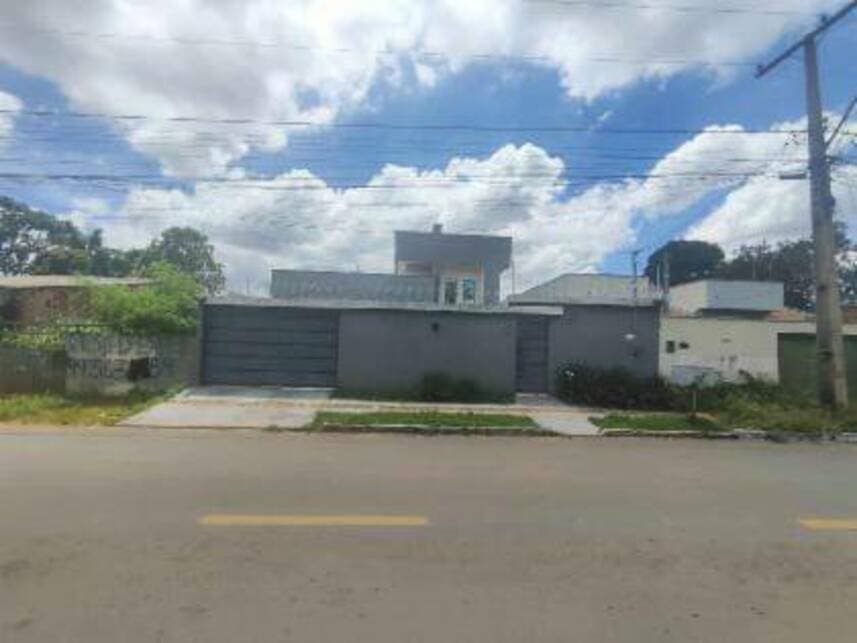 Casa em leilão em Senador Canedo - GO — Casa à venda em leilão