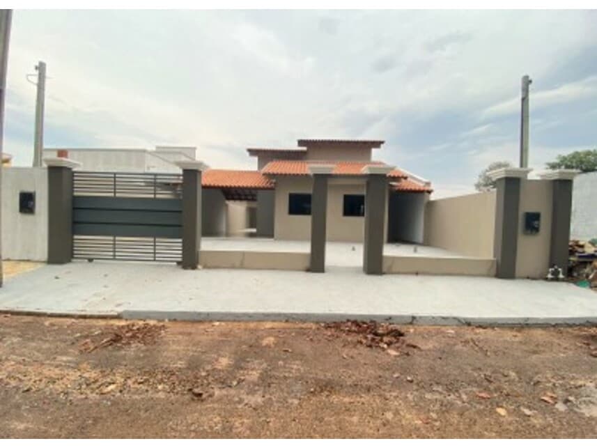 Foto 1 de 10: Casa em leilão em Juara - MT — Casa à venda em leilão