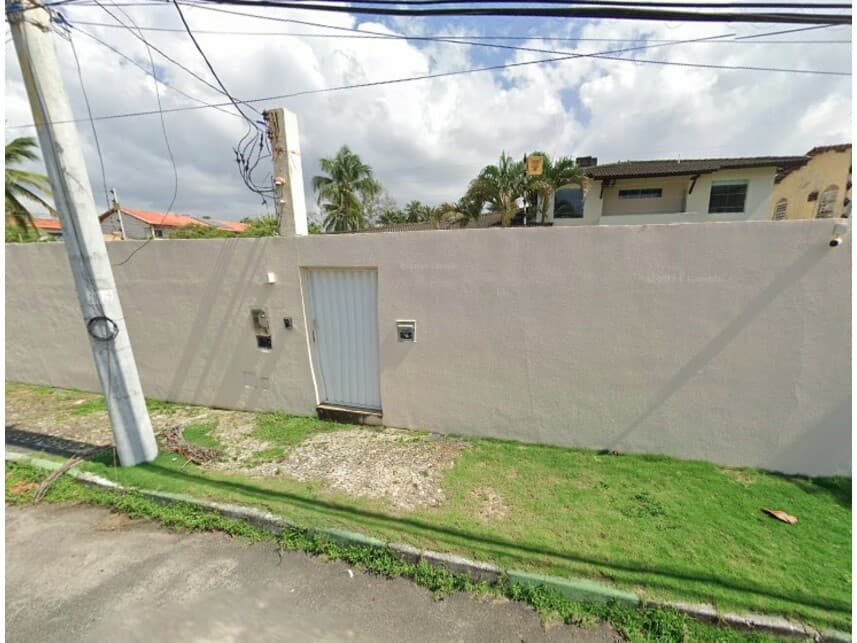 Casa em leilão em Salvador - BA — Casa à venda em leilão