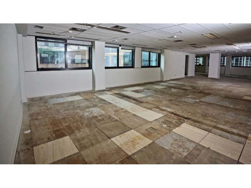 Foto 9 de 10: Comercial em leilão em Rio De Janeiro - RJ — Sala Comercial à venda em leilão